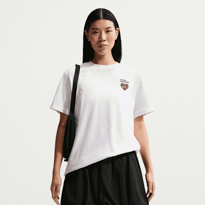 Nike   Sportswear Valentines Boxy Oversize Tee blanc 96914 1
