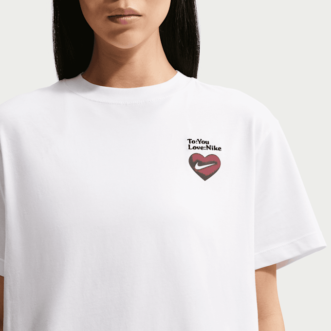 Nike   Sportswear Valentines Boxy Oversize Tee blanc 96914 3