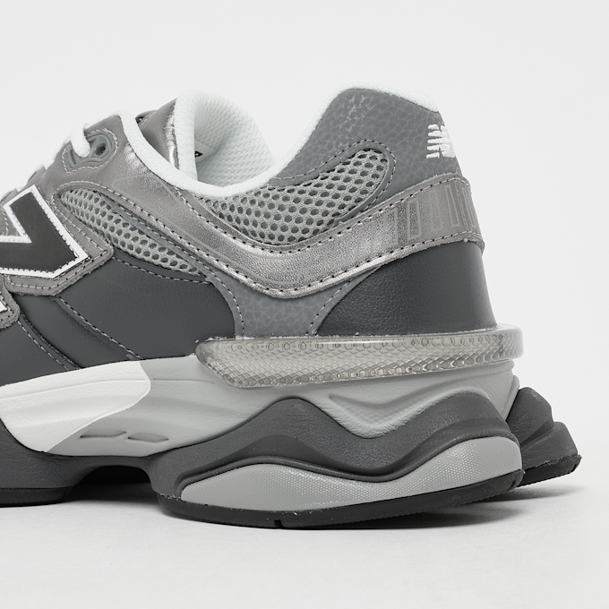 New Balance 9060 siva 97566 7