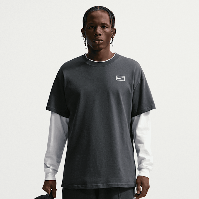 Nike   Sportswear Graphic Shortsleeve Tee grau 97582 1