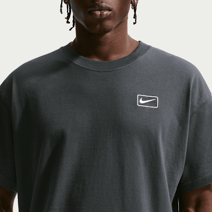 Nike   Sportswear Graphic Shortsleeve Tee grau 97582 3