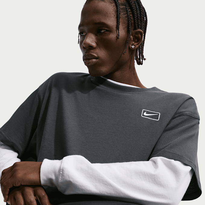 Nike   Sportswear Graphic Shortsleeve Tee siva 97582 5