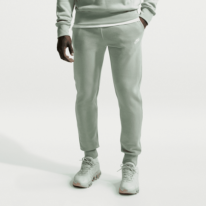 Nike   Club Basketball Jogger verde 97584 1