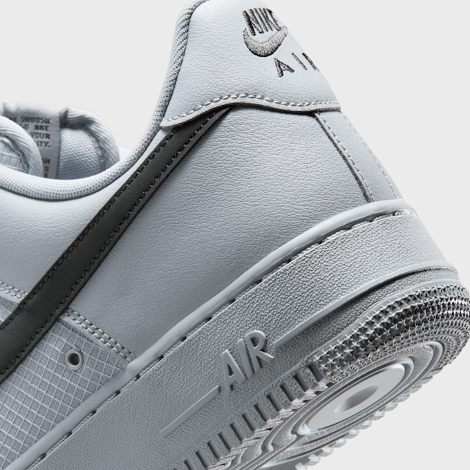 Nike   Air Force 1 '07 LV8 Tech grigio 97935 8