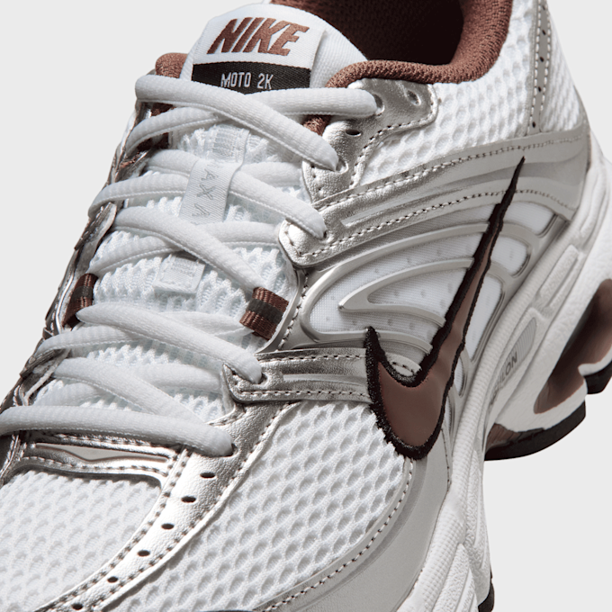 Nike   Air Max Moto 2K argent 97914 7