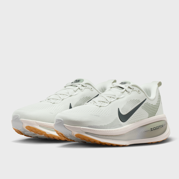 Nike   Vomero 18 beige 97943 3