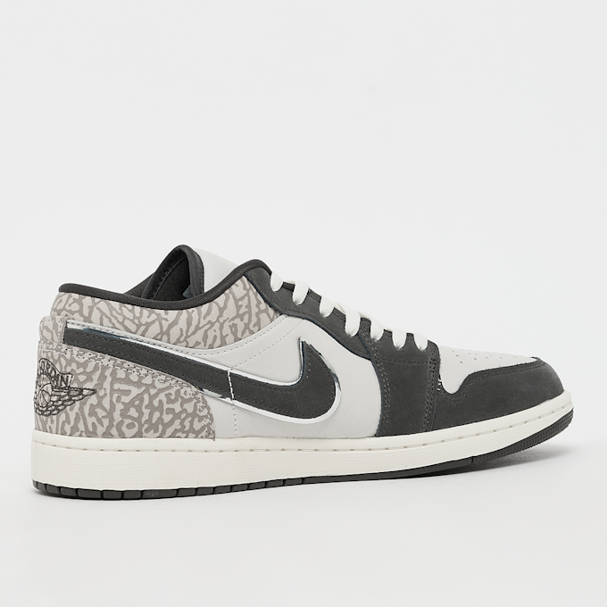 Jordan Air Jordan 1 Low SE V2 gris 98217 3