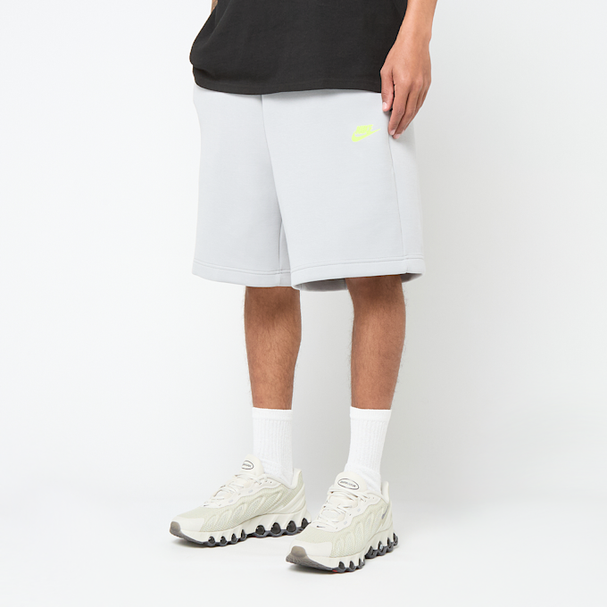 Nike   Tech Fleece Shorts grau 98195 1
