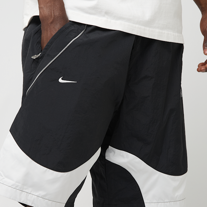 Nike   Sportswear Woven Shox Shorts czarny 98189 3