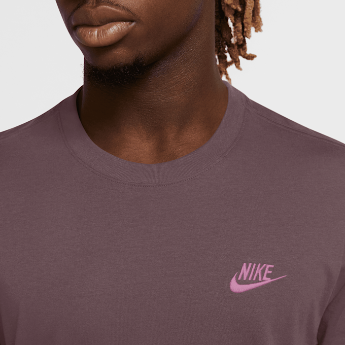 Nike   Sportswear Club T-Shirt marrón 98190 3