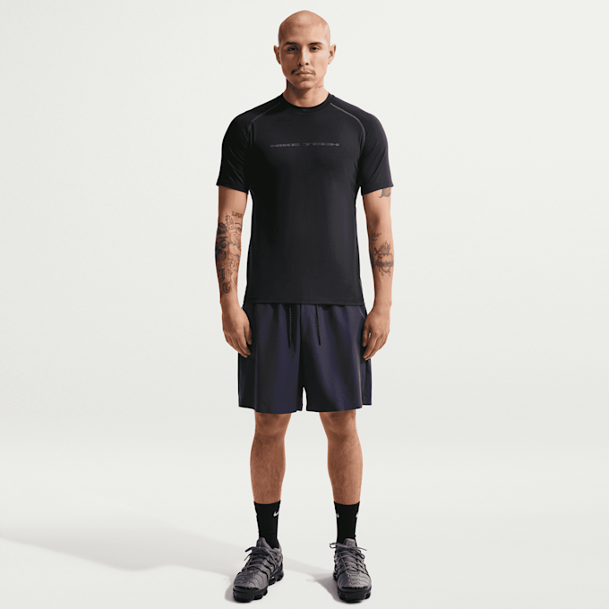 Nike   Tech Dri-FIT Short-Sleeve Top noir 98197 5