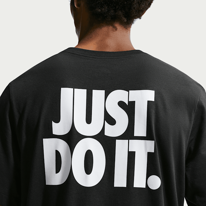 Nike   Sportswear T-Shirt nero 98300 4