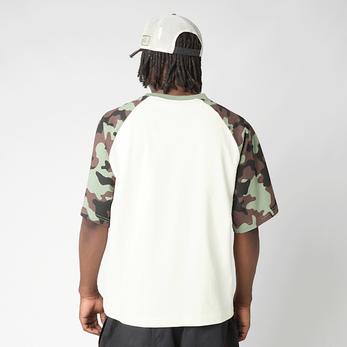 Karl Kani Sport College Boxy Raglan T-Shirt branco 98849 2