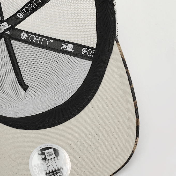 New Era Female 940 MC A-Frame Trucker Leopard New York Yankees marrón 99096 3