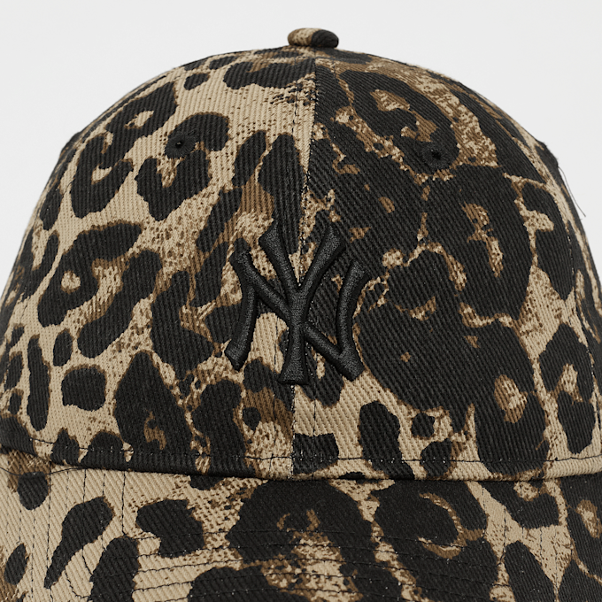 New Era Female 9Twenty Leopard New York Yankees marrone 99093 4
