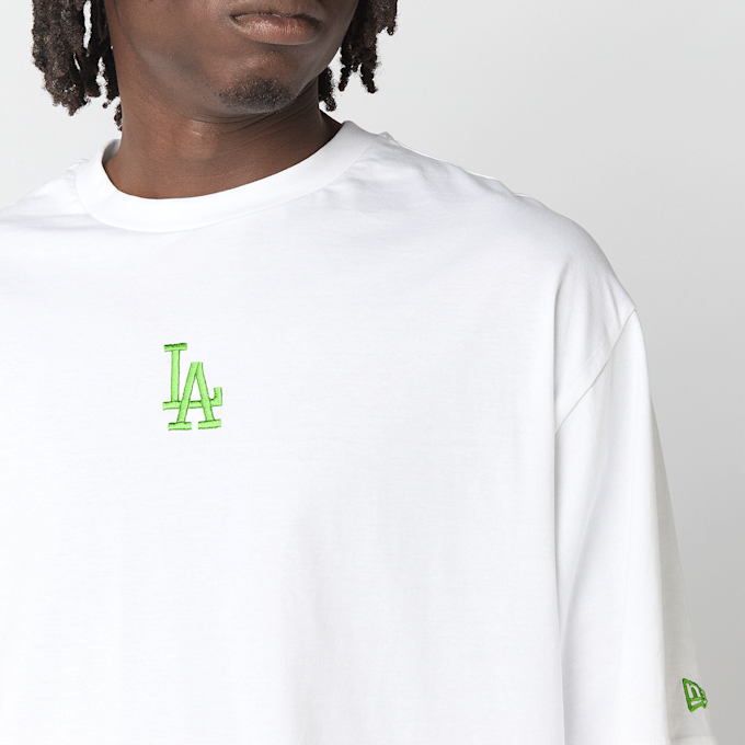 New Era Oversized LA Dodgers MLB League Essential Tee weiß 99345 3