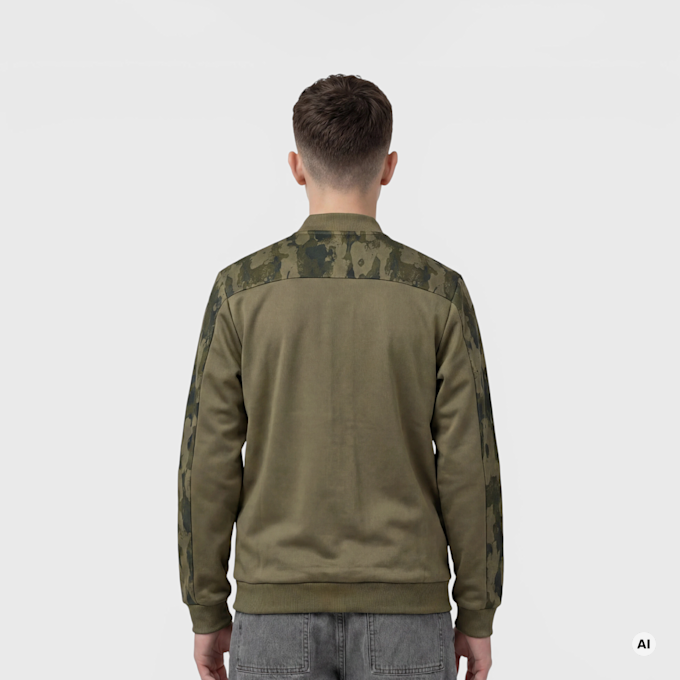adidas Originals Seasonal Essentials Tricot Tracksuit grün 99597 2