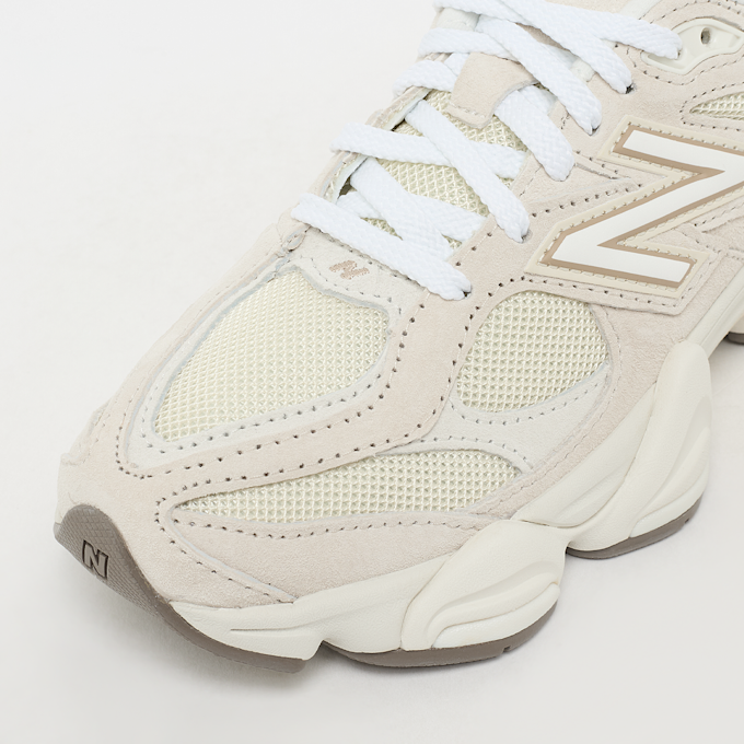 New Balance 9060 beż 100670 6