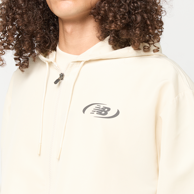 New Balance Trackside Woven Jacket beige 100639 3
