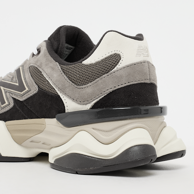 New Balance 9060 siva 100801 7