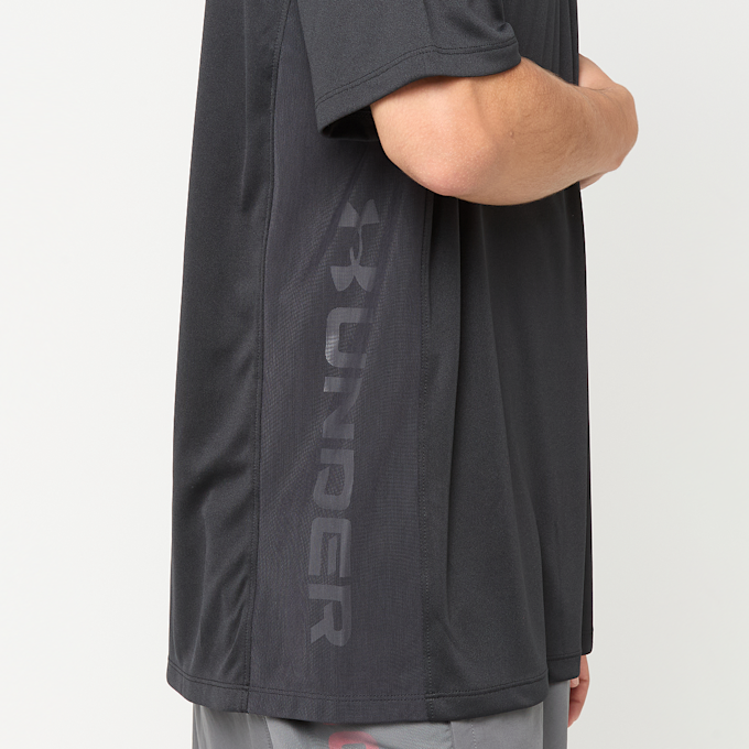 Under Armour Tech Utility Short Sleeve nero 100762 4