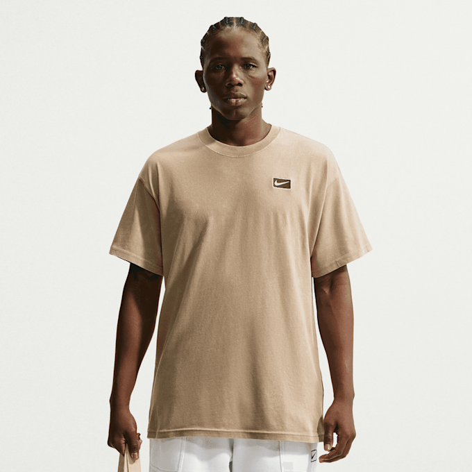 Nike   Sportswear Graphics Tee beige 100991 1
