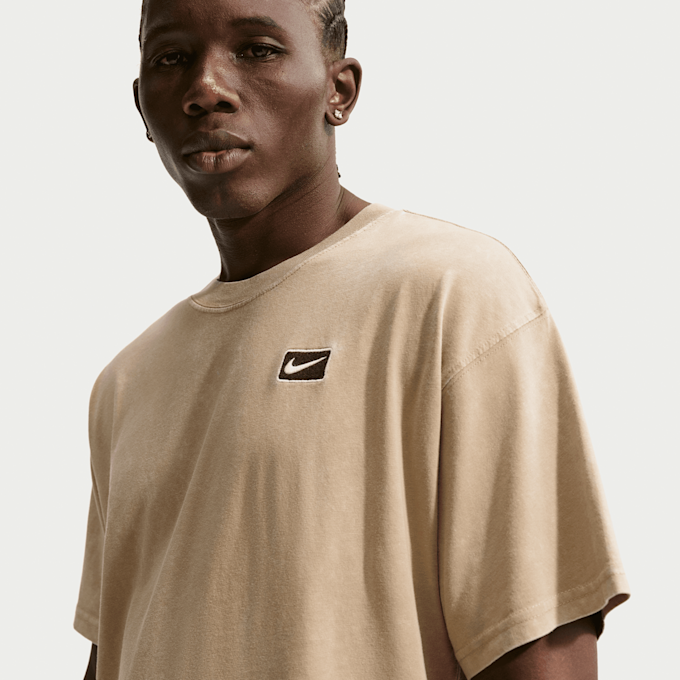 Nike Sportswear Graphics Tee beige 100991 3