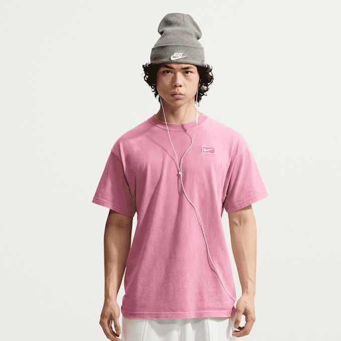 Nike   Sportswear Graphics Short Sleeve Tee lichtroze 101001 2