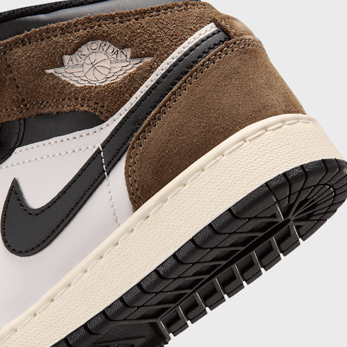 Jordan Air Jordan 1 Mid (GS) braun 100977 8