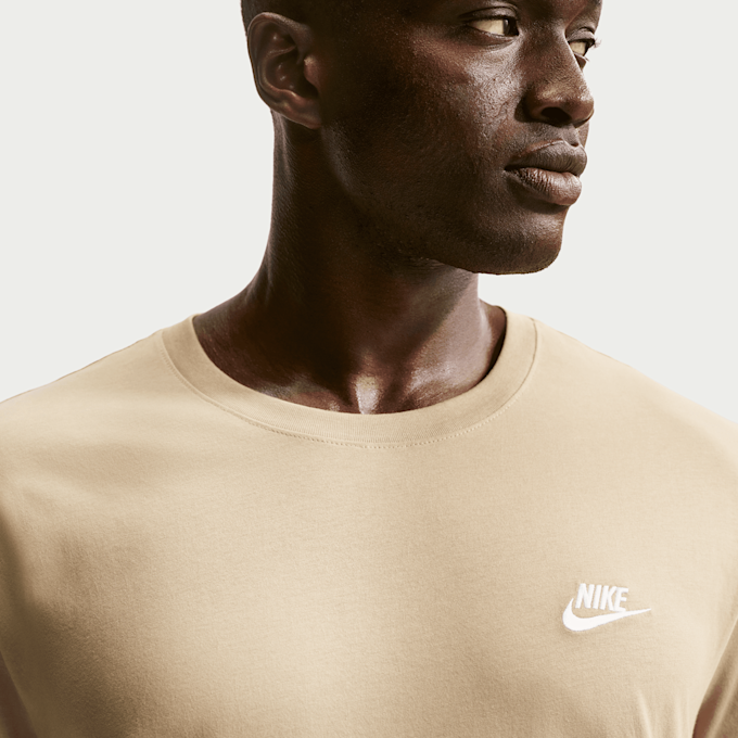 Nike   Sportswear Club T-Shirt beige 101450 3