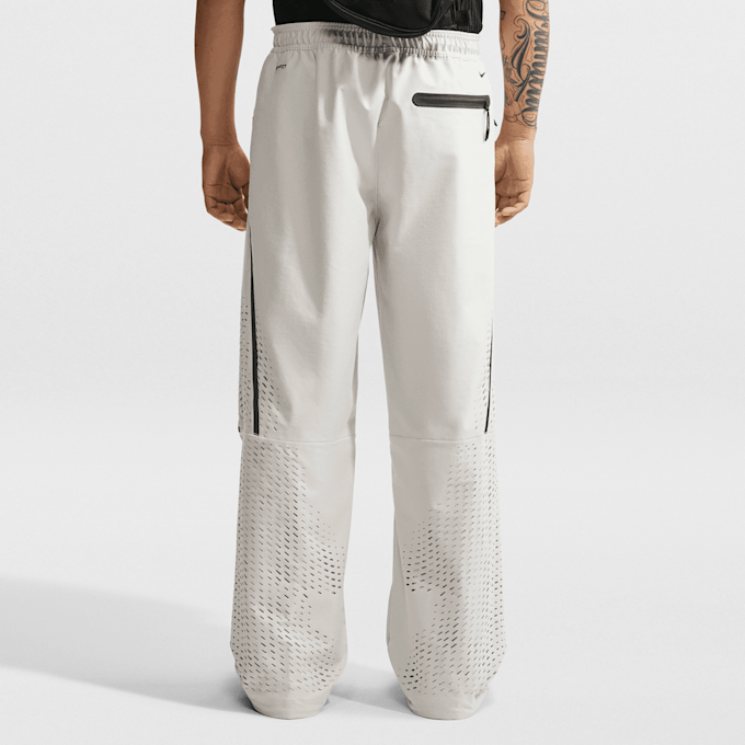 Nike   Tech Dri-FIT Shori Open-Hem Pants beige 101410 2