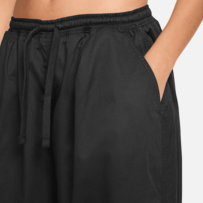 Nike   Sportswear Oversized Woven Utility Pants schwarz 101348 3