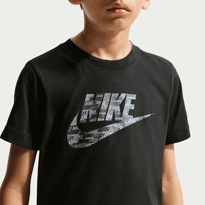 Nike   Sportswear Club Tee All-Over-Print Fill zwart 101571 3