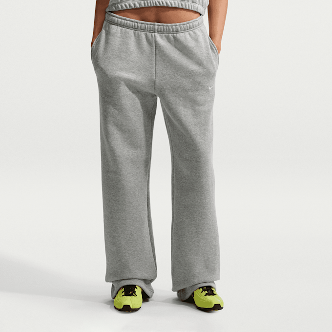 Nike   Studio Fleece Mid-Waist Open-Hem Pant grau 101615 1