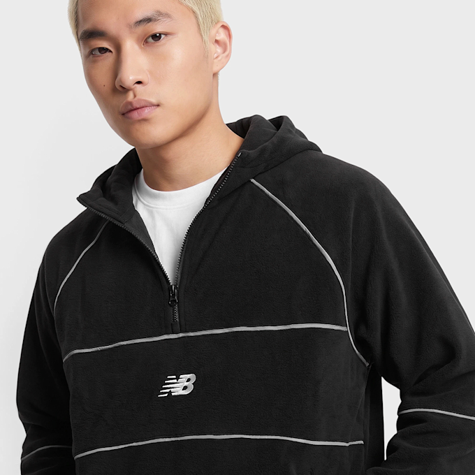New Balance Trackside Polar Fleece Hoodie Schwarz 103093 3