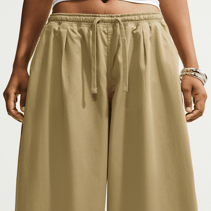 Nike Sportswear Oversized Low-Rise Utility Pants beige 103769 3