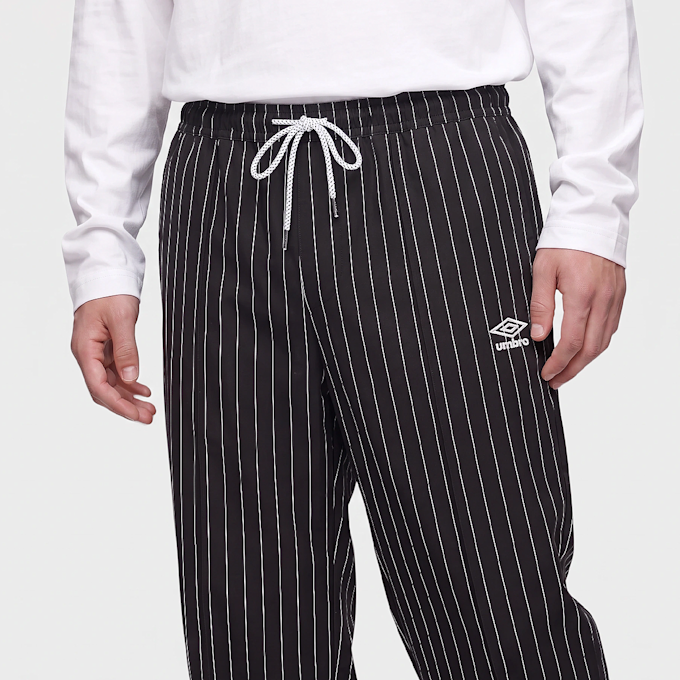 Umbro Pinstripe Relaxed Pant noir 103745 3