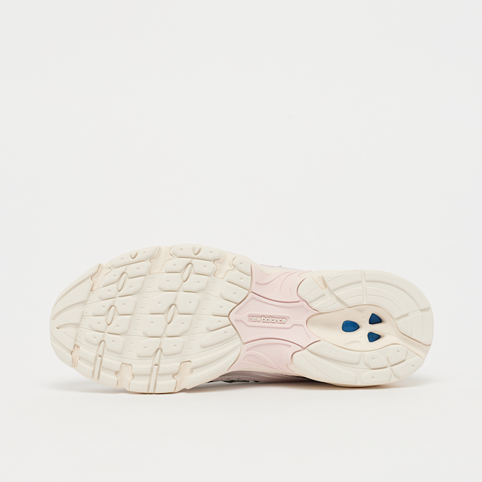 New Balance 740 beige 104391 4