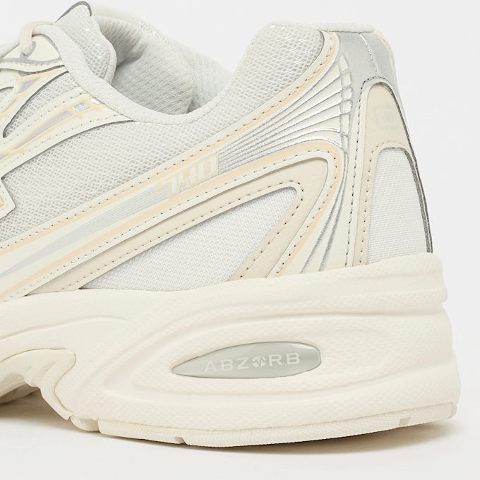 New Balance 740 beż 104545 7