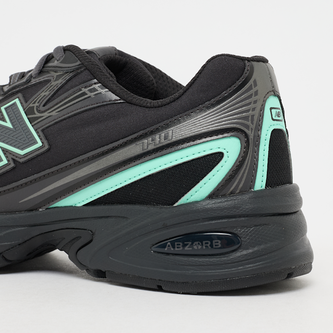 New Balance 740 black/bright mint siva 104548 7