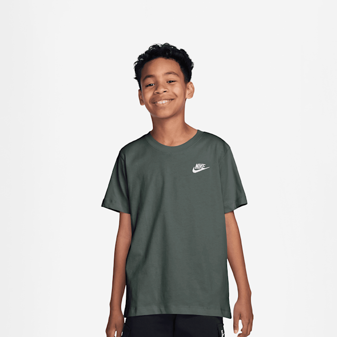 Nike Sportswear Tee Emblem Futura Low Brand Read verde 105255 1