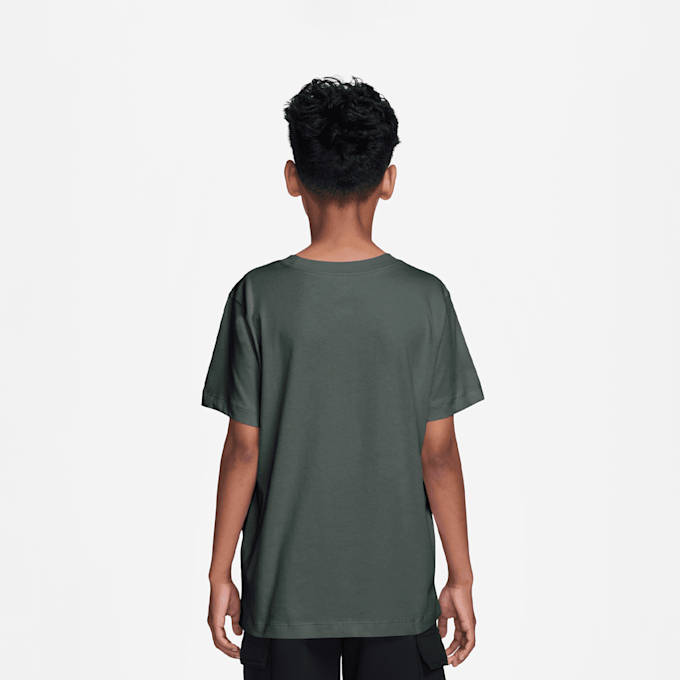 Nike Sportswear Tee Emblem Futura Low Brand Read verde 105255 2