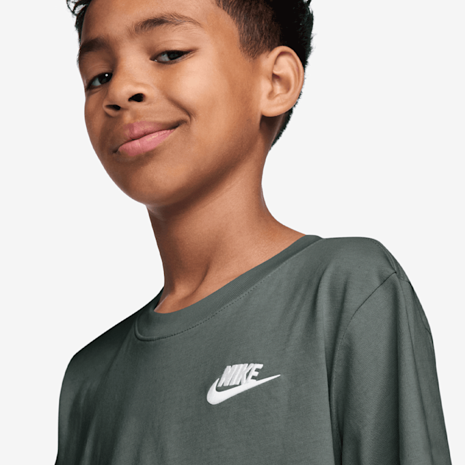 Nike Sportswear Tee Emblem Futura Low Brand Read verde 105255 3