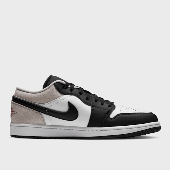 Jordan Air Jordan 1 Low SE czarny 105296 2