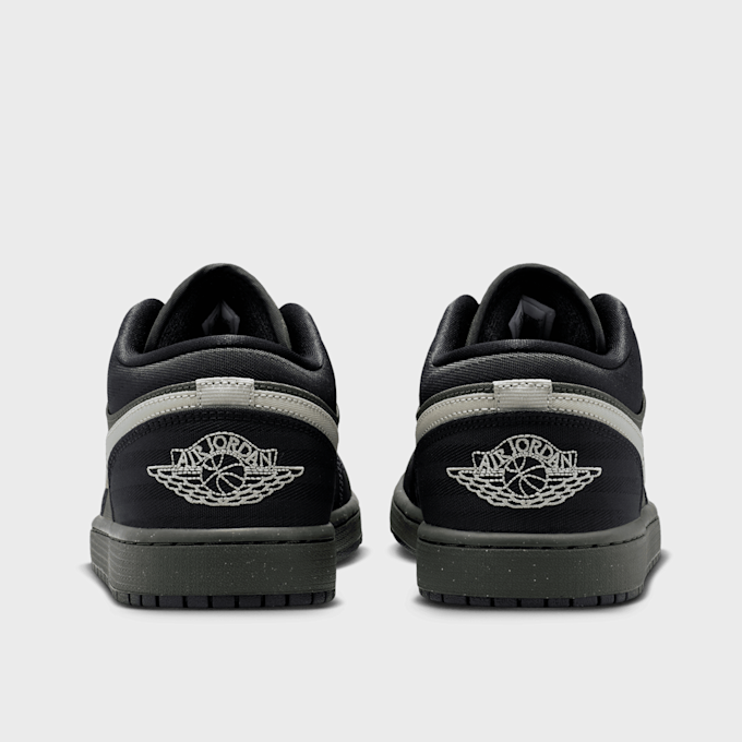 Jordan Air Jordan 1 Low SE black/newsprint/spruce fog zwart 105313 4