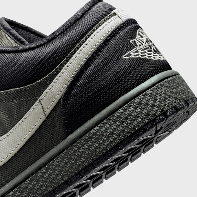 Jordan Air Jordan 1 Low SE Schwarz 105313 8