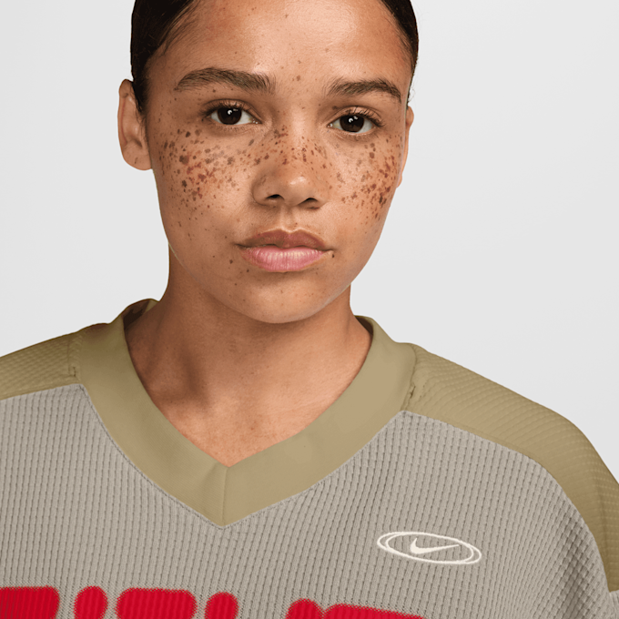 Nike   Street Crop Longsleeve Jersey beige 105412 3