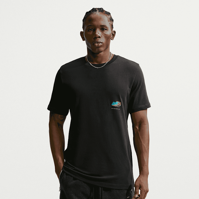 Nike   Sportswear Studio Globe Tee crna 107316 2