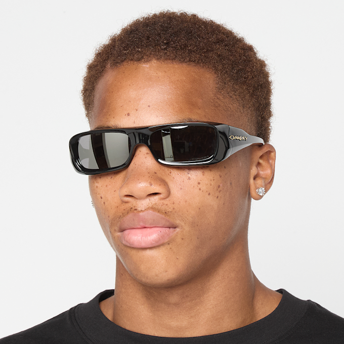 Oakley Permian crna 107719 1