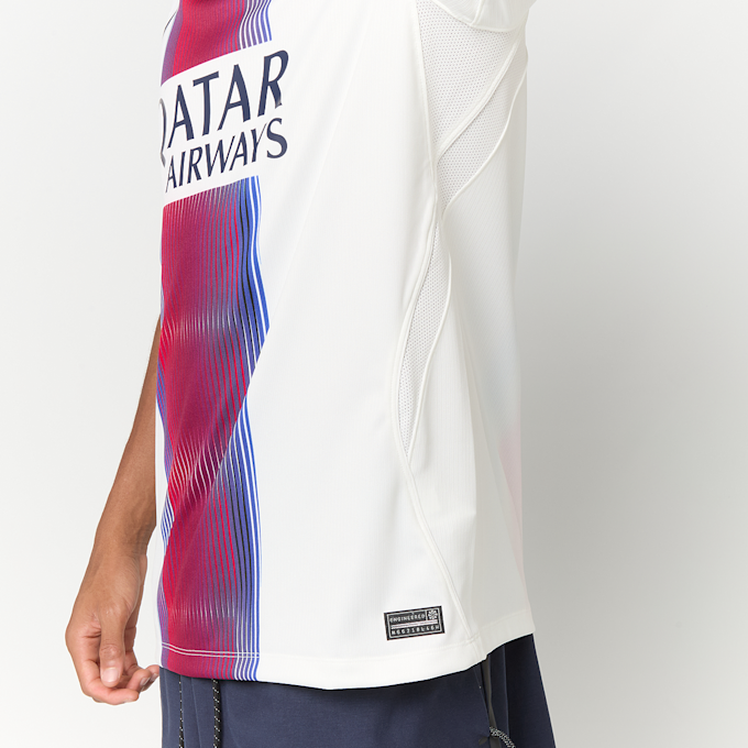 Nike Vitinha / No. 17 / PSG Nike Away Stadium 2026/27 weiß 107737 4
